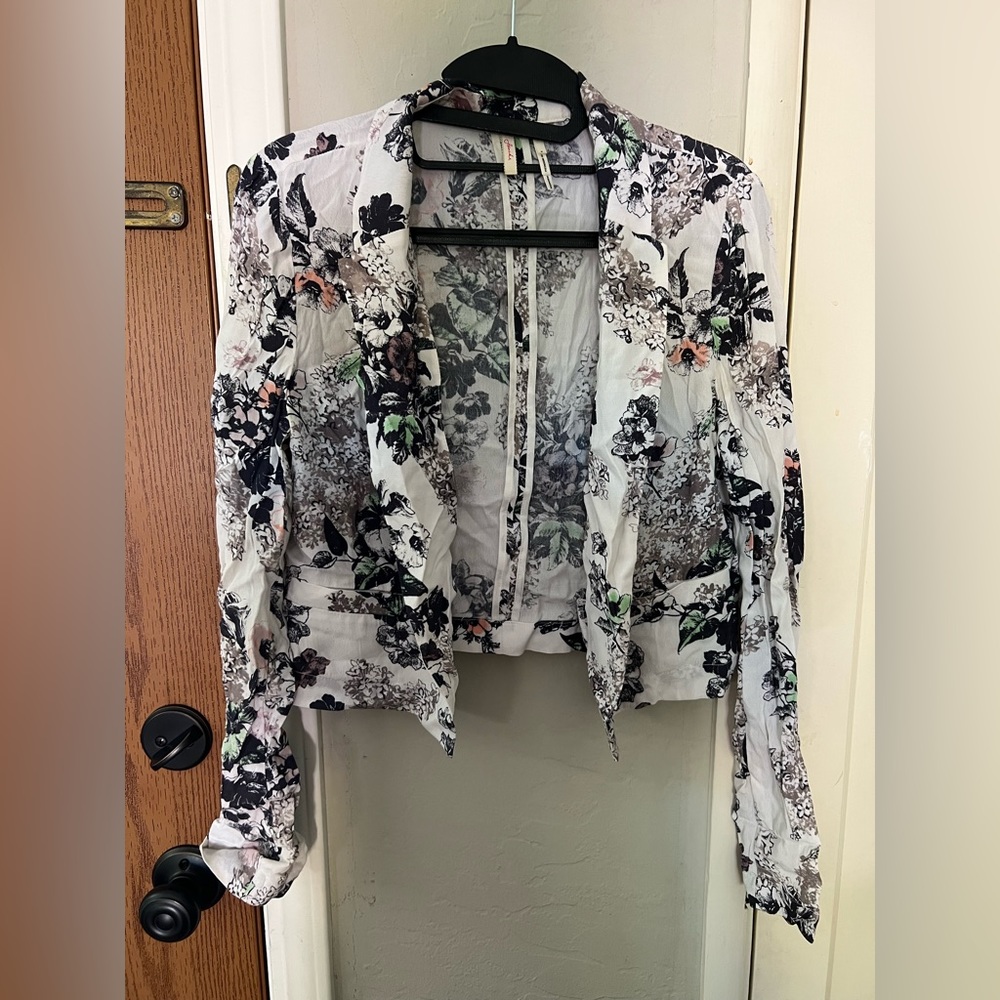 Frenchi floral coat size s